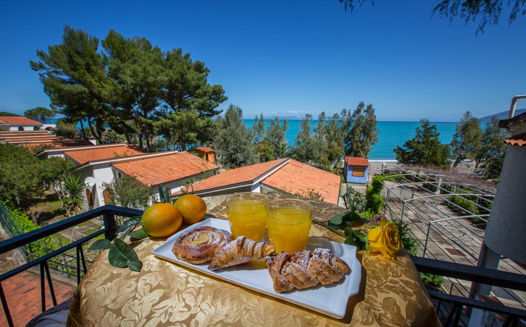 Ferienanlage Testa di Monaco in Sizilien am Meer